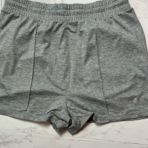 Fourlaps Stratus short in grey heather, size M - Picture 6 of 11